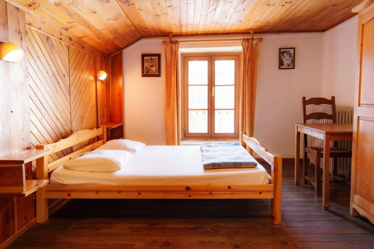 Auberge L'Estoilies Сен-Веран Экстерьер фото